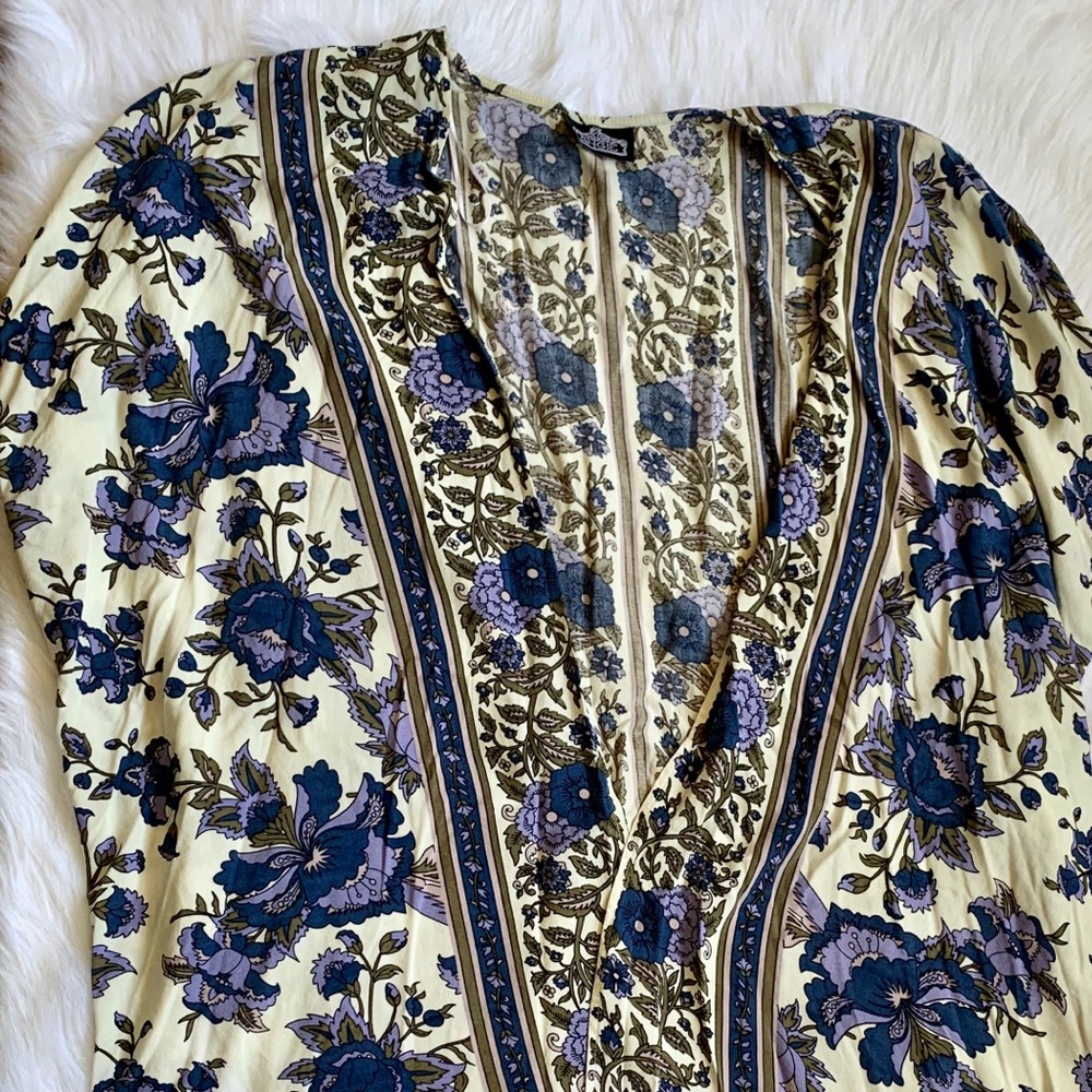 ✨ALL ITEMS $5 ✨ Open Cover Up